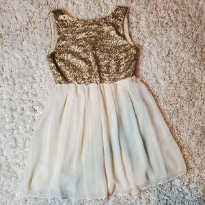 TFNC SARAH Gold Sequin & Chiffon Low Back Mini Dress - Sz. Large